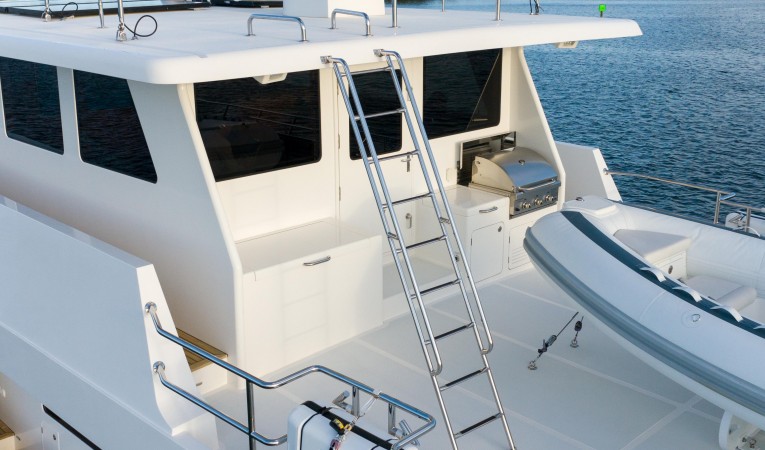 86 Outer Reef Yachts 