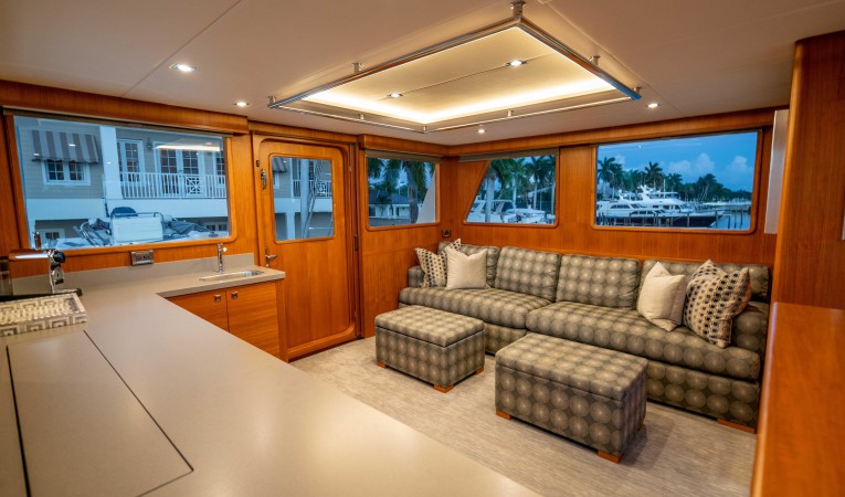 86 Outer Reef Yachts 