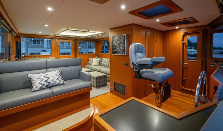 86 Outer Reef Yachts 