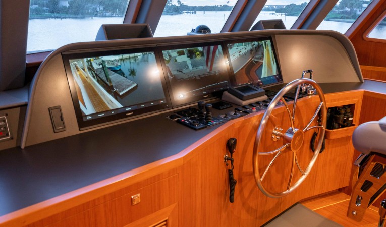 86 Outer Reef Yachts 