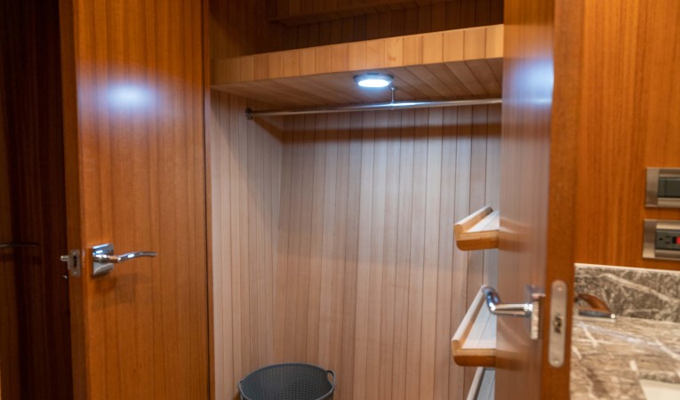 86 Outer Reef Yachts 