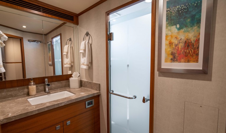 86 Outer Reef Yachts 