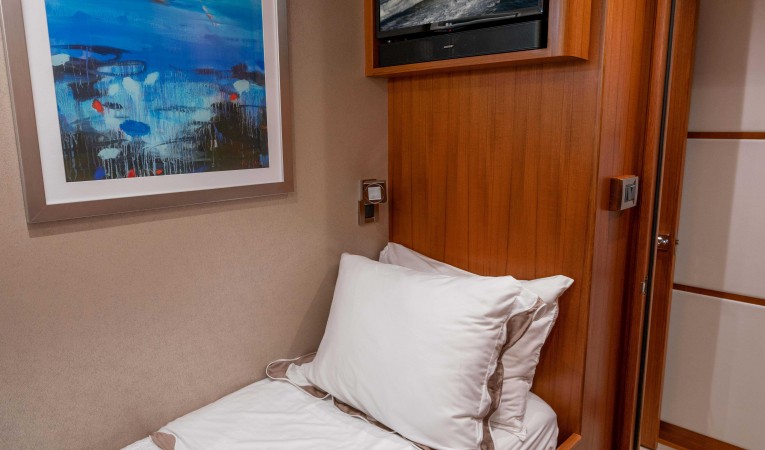 86 Outer Reef Yachts 