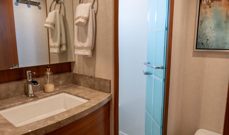 86 Outer Reef Yachts 