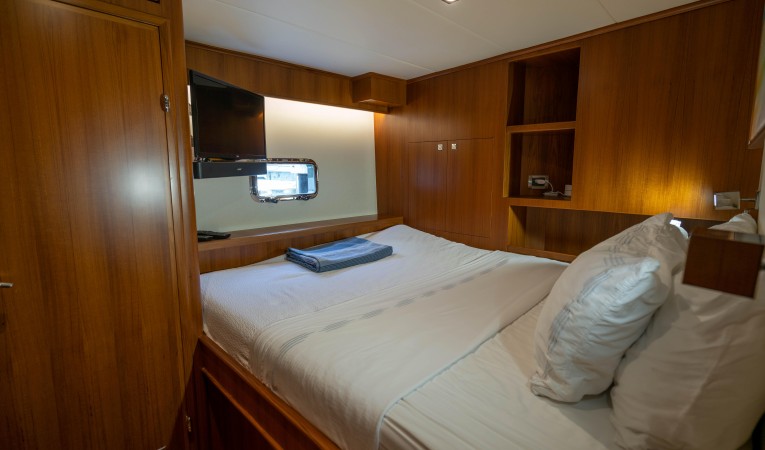 86 Outer Reef Yachts 