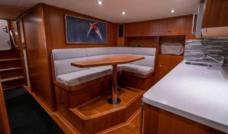 86 Outer Reef Yachts 