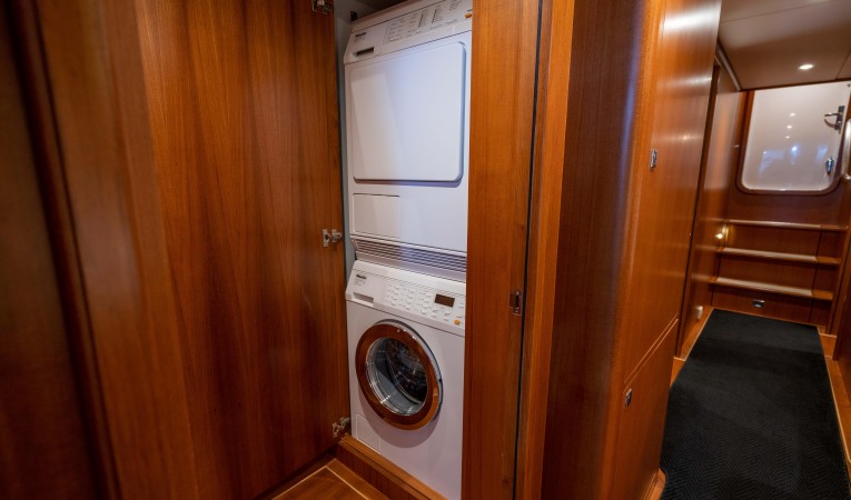 86 Outer Reef Yachts 