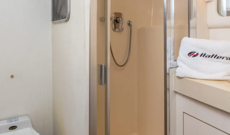 58 Hatteras Master head and shower