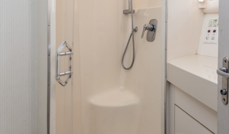 58 Hatteras Forepeak head and shower