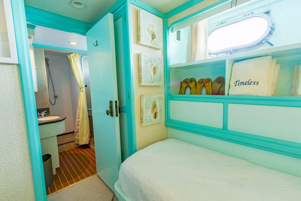 112 Benetti guest stateroom 2