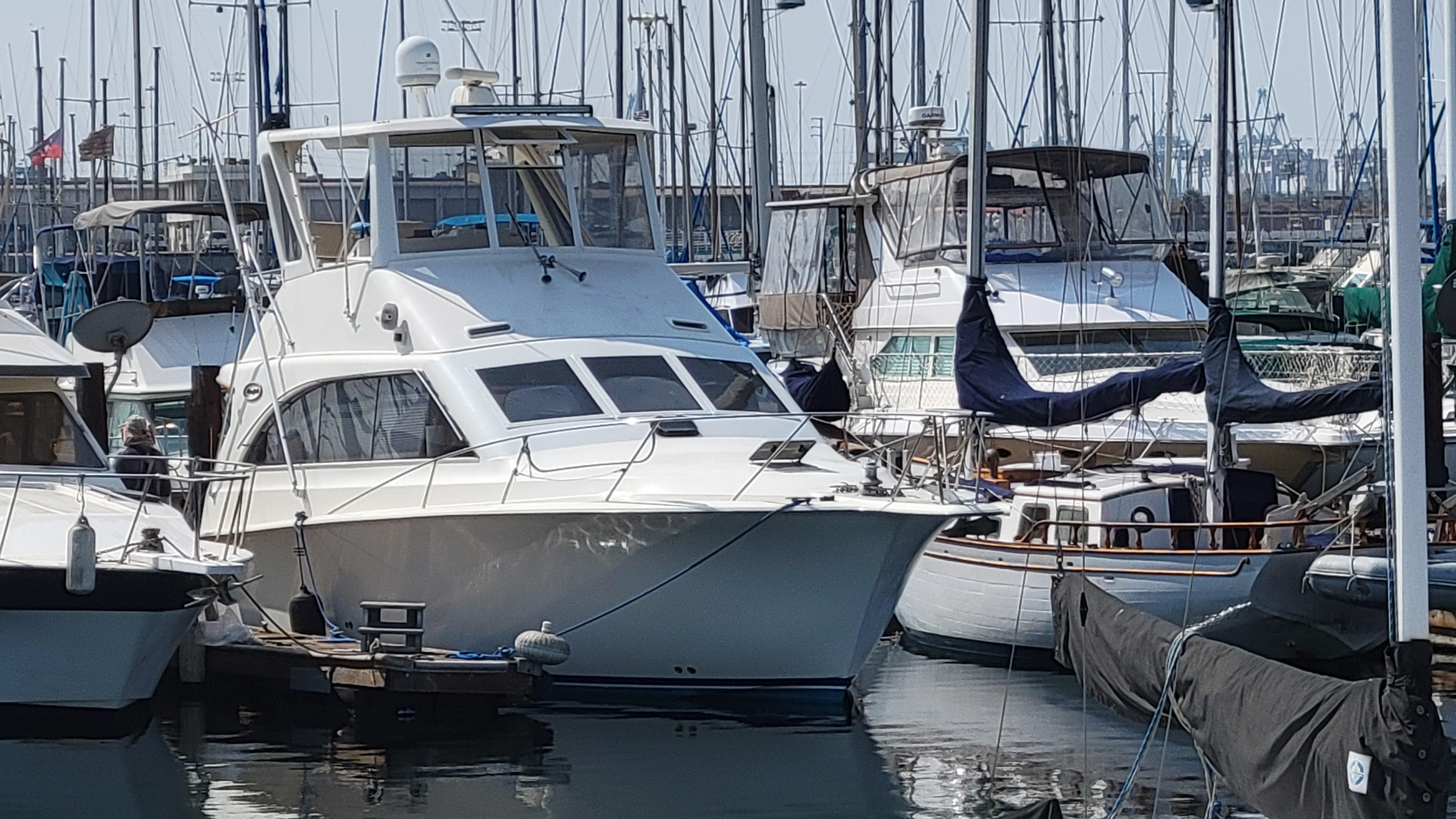 38 Ocean Yachts 1995 Triple Veez Wilmington, California Sold on 2021-12-15  by Denison Yacht Sales