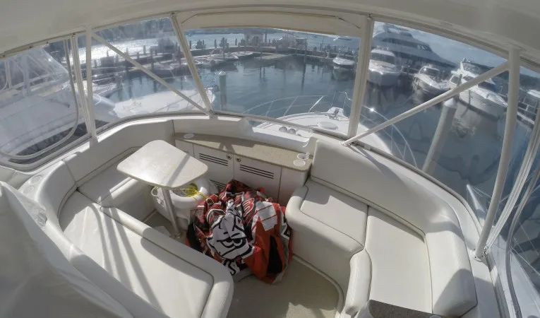 45 Silverton Forward Seating of Helm