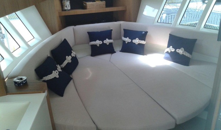 40 Absolute Interior dinette / to lay down