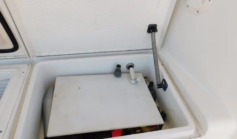 48 Hatteras Top Shelf