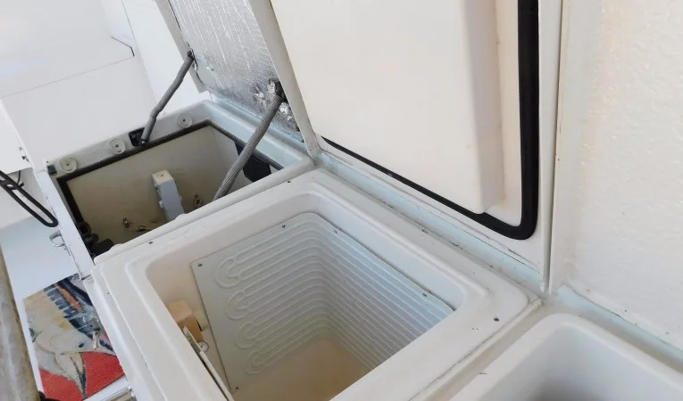 48 Hatteras Top Shelf