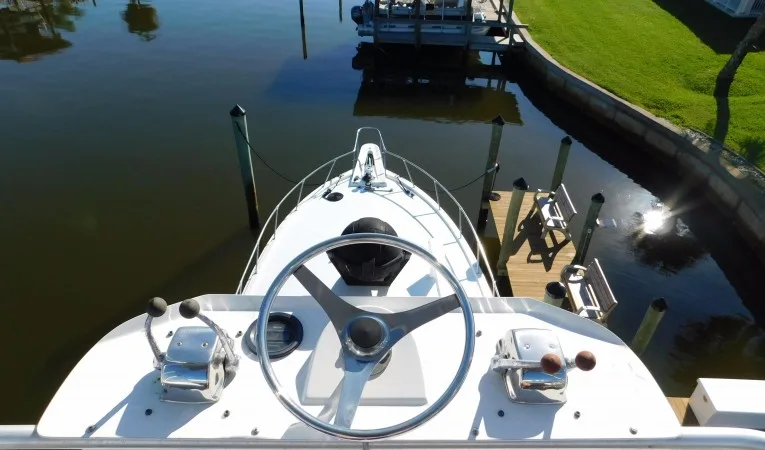 48 Hatteras Top Shelf