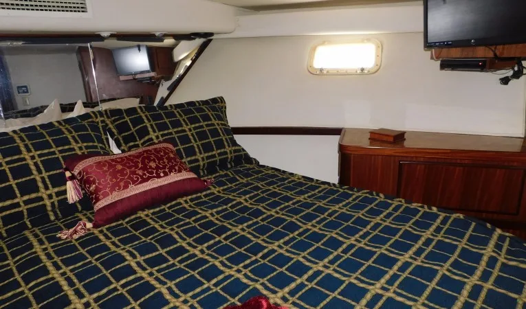 48 Hatteras Top Shelf