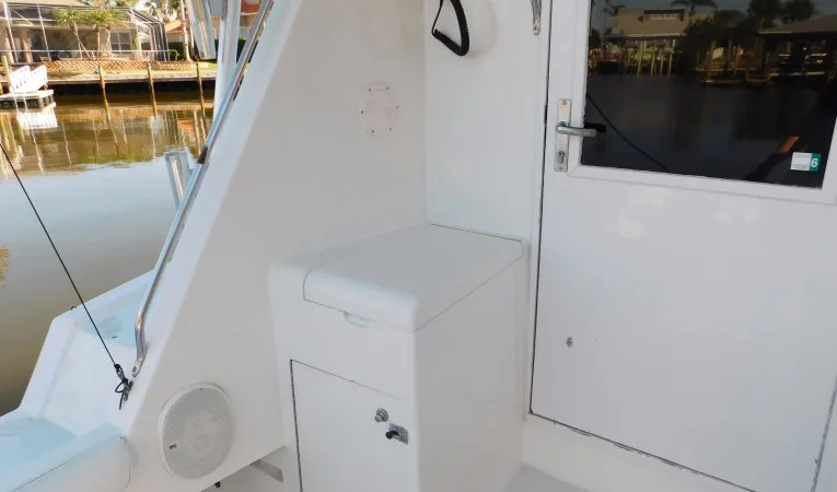 48 Hatteras Top Shelf