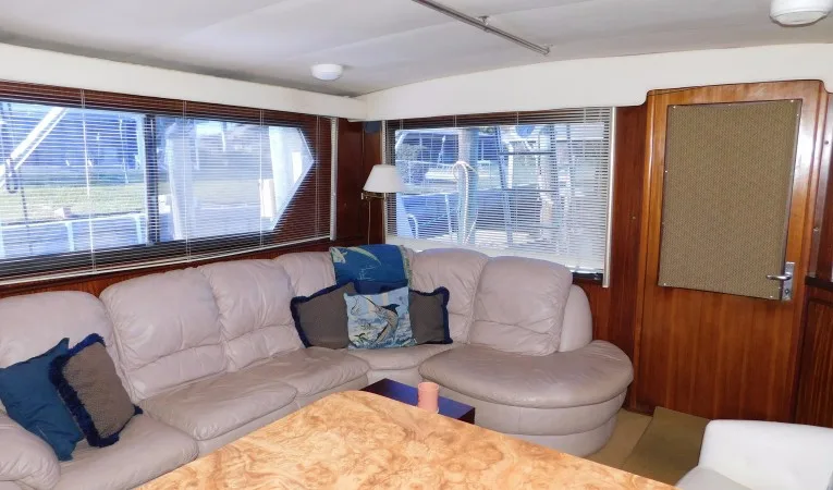 48 Hatteras Top Shelf