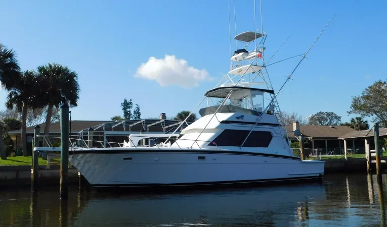 48 Hatteras Top Shelf