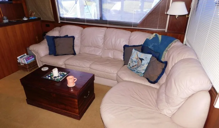 48 Hatteras Top Shelf