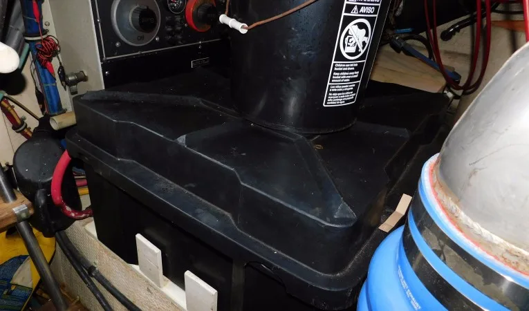 48 Hatteras Top Shelf