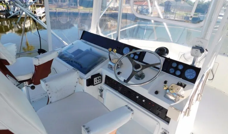 48 Hatteras Top Shelf