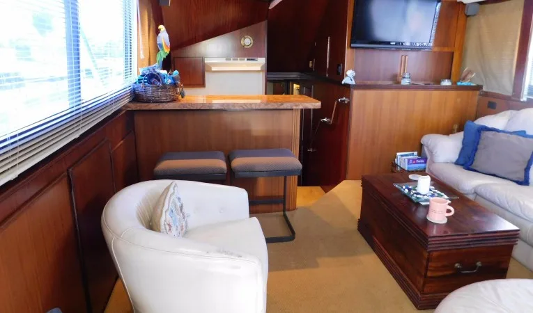 48 Hatteras Top Shelf