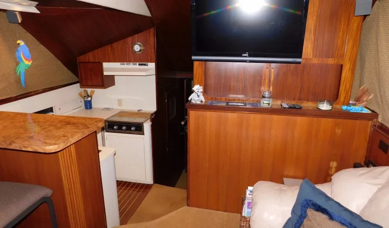 48 Hatteras Top Shelf