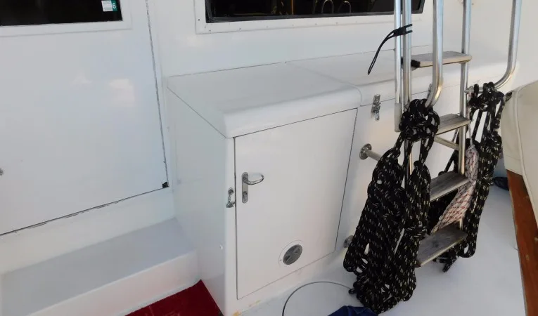 48 Hatteras Top Shelf