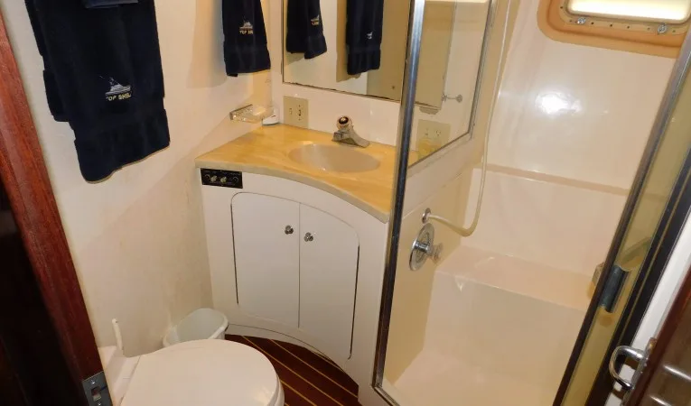 48 Hatteras Top Shelf