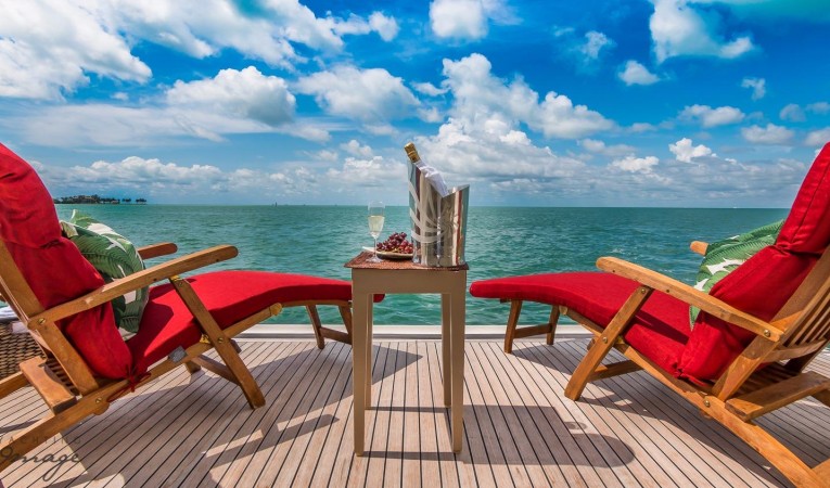 94 Ferretti Yachts Teak Beach