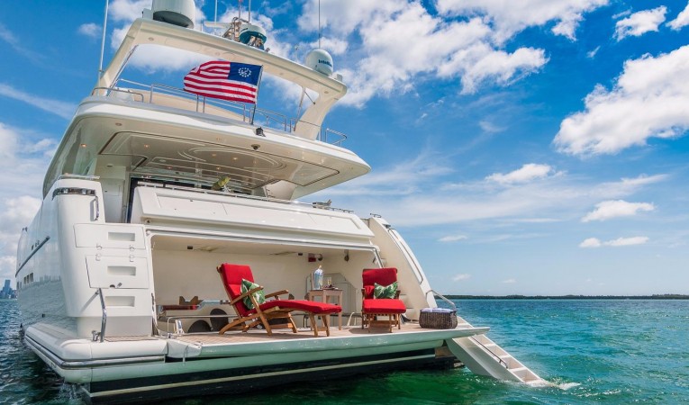 94 Ferretti Yachts Teak Beach & Garage