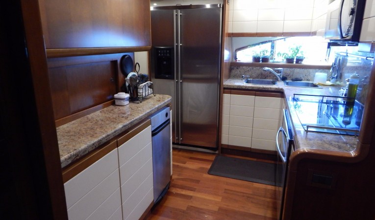 94 Ferretti Yachts Galley
