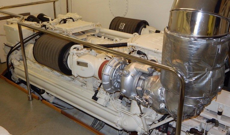 94 Ferretti Yachts Starboard Engine