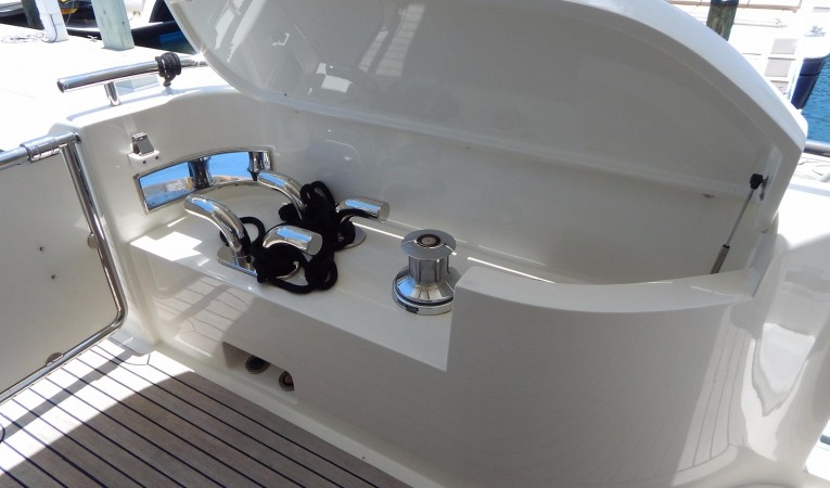 94 Ferretti Yachts Cockpit