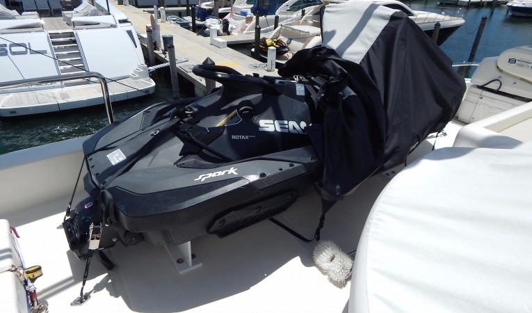 94 Ferretti Yachts Toys