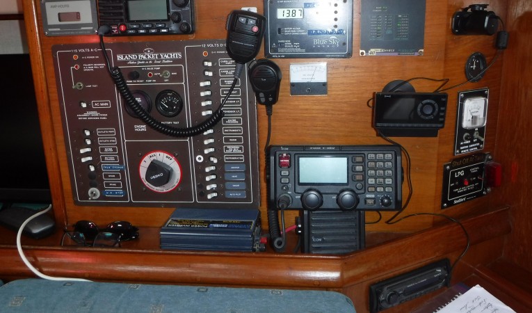 38 Island Packet AMORA II