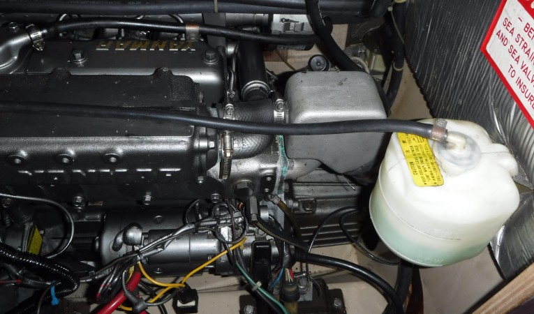 38 Island Packet AMORA II