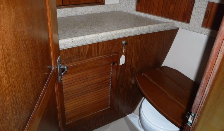 38 Island Packet AMORA II