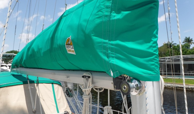 38 Island Packet AMORA II