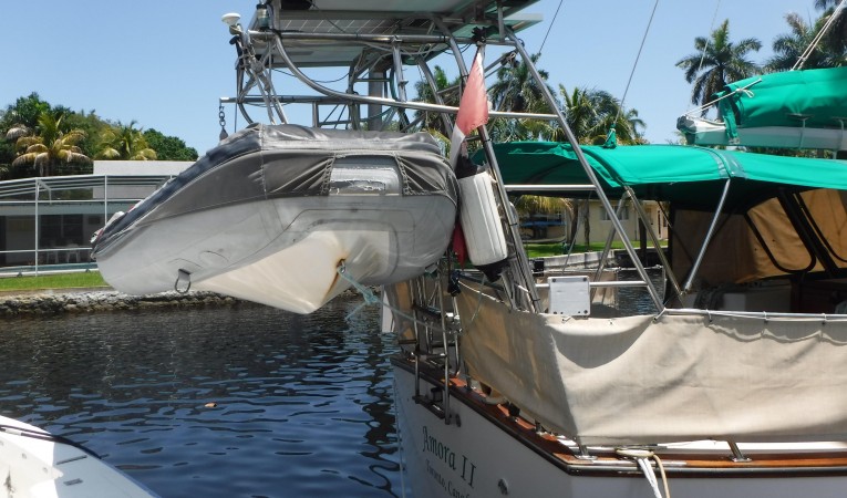 38 Island Packet AMORA II