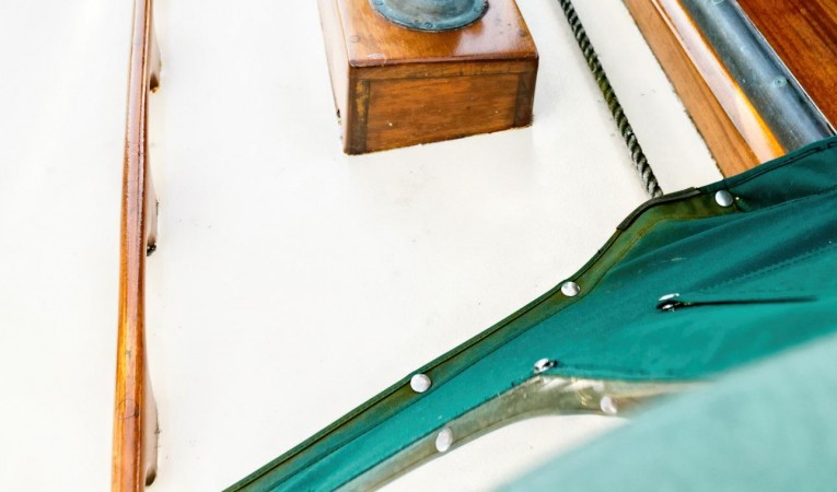 38 Hodgdon Bros. Stadel Cabintop w/Dorade Vent