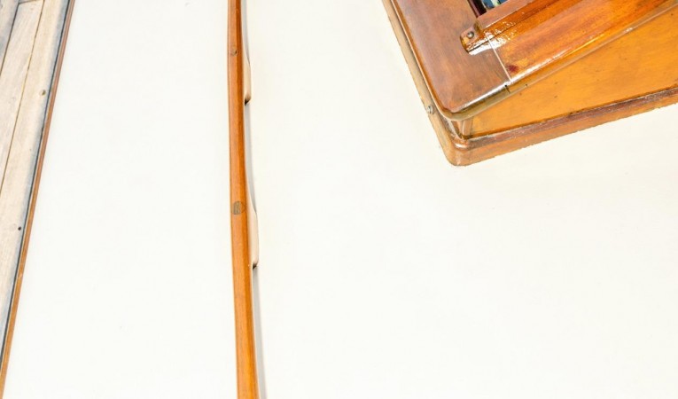 38 Hodgdon Bros. Stadel Cabintop - Port