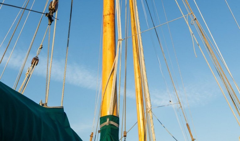 38 Hodgdon Bros. Stadel Mast & Rigging 2