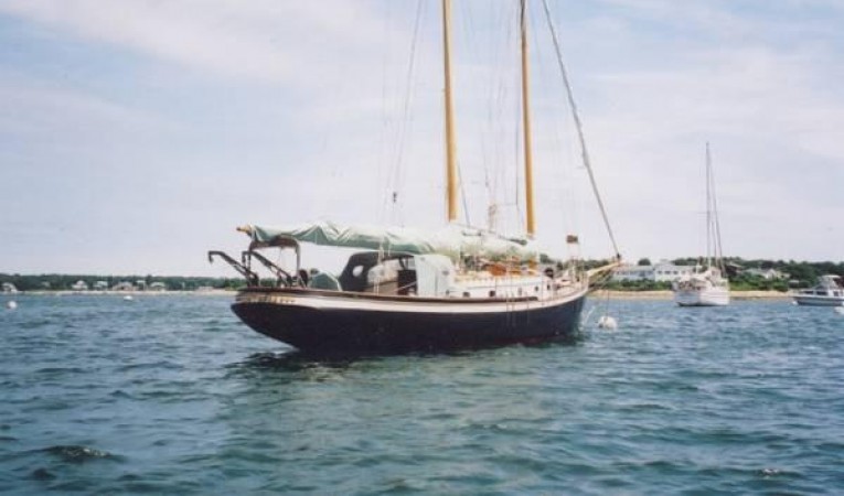 38 Hodgdon Bros. Stadel At Anchor (2004)
