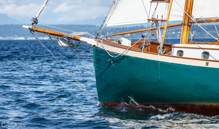 38 Hodgdon Bros. Stadel Under Sail 8