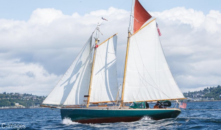 38 Hodgdon Bros. Stadel Under Sail 3