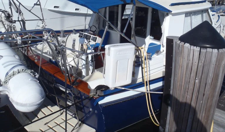 40 Cabo Rico Stbd aft - cockpit
