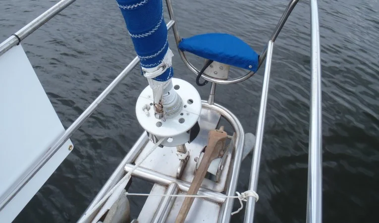 40 Cabo Rico Bow pulpit with seat